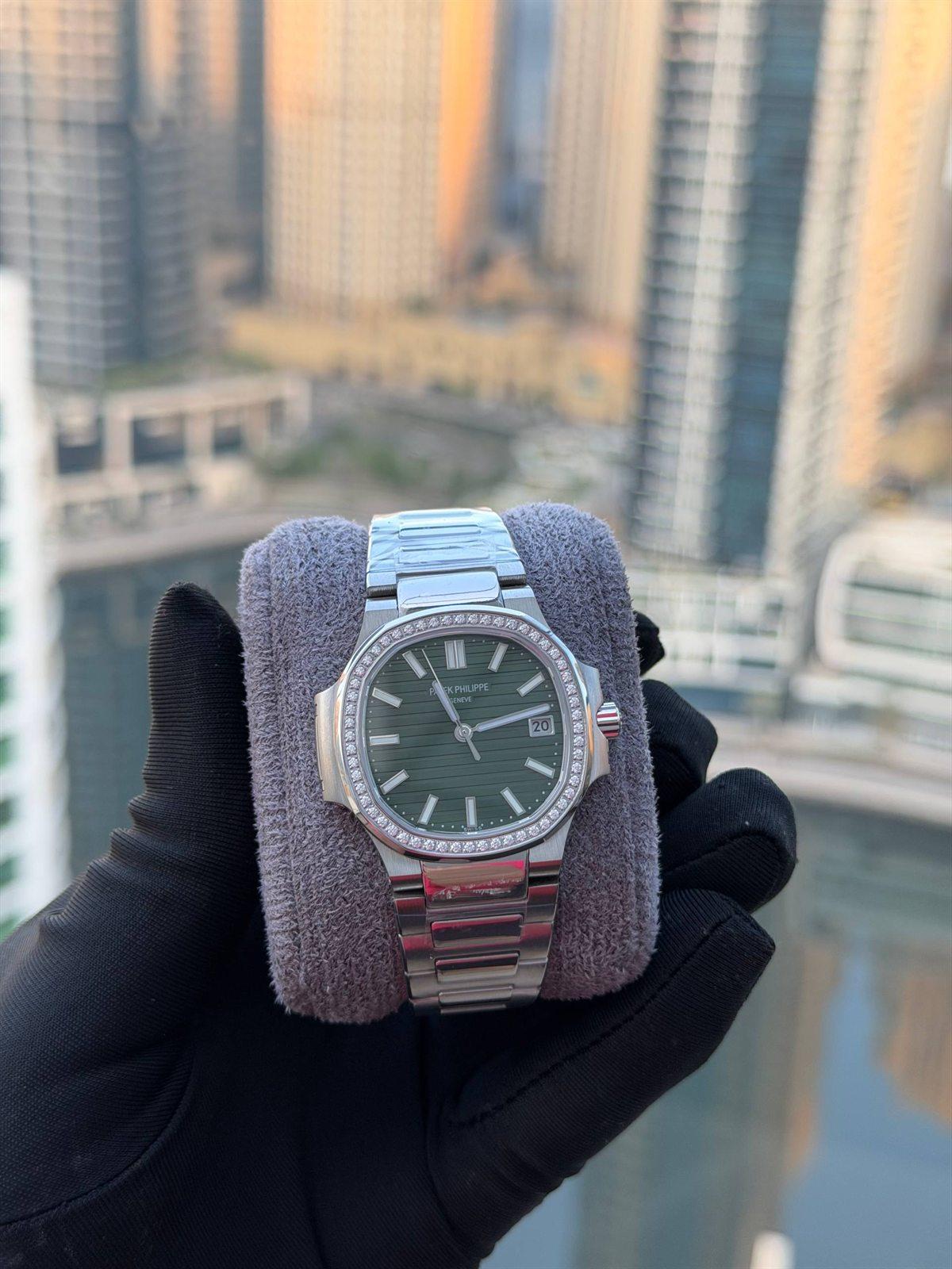 Patek Philippe Nautilus Ladies in Steel with Green Dial