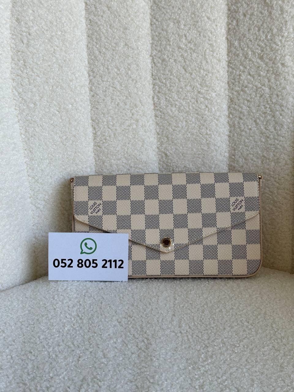 Lv pochette clutch